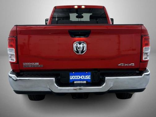 2024 RAM 3500 Big Horn Crew Cab 4x4 8' Box