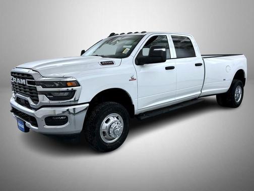 2026 RAM 3500 Tradesman Crew Cab 4x4 8' Box