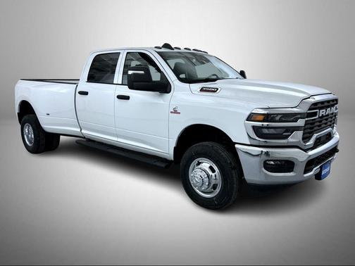 2026 RAM 3500 Tradesman Crew Cab 4x4 8' Box