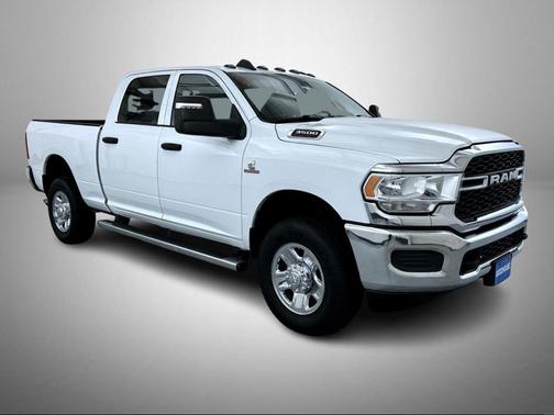 Bright White Clearcoat 2024 RAM 3500 Tradesman Crew Cab 4x4 6'4' Box