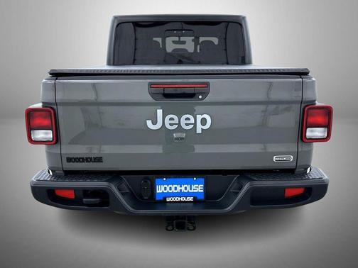 Sting-Gray Clearcoat 2021 Jeep Gladiator Overland