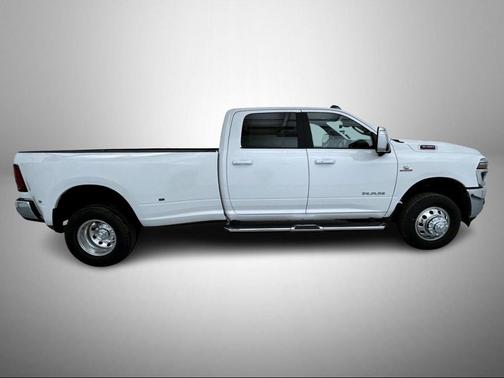 2026 RAM 3500 Laramie Crew Cab 4x4 8' Box
