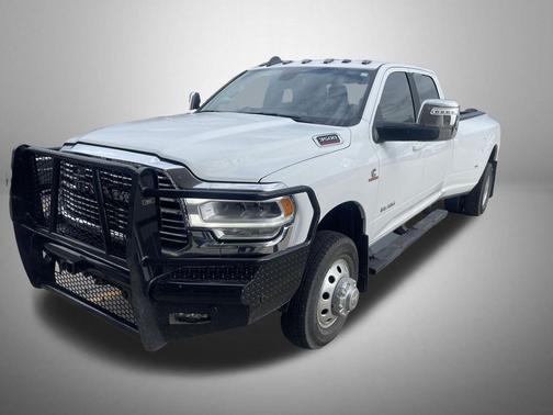 Bright White Clearcoat 2024 RAM 3500 Laramie Crew Cab 4x4 8' Box