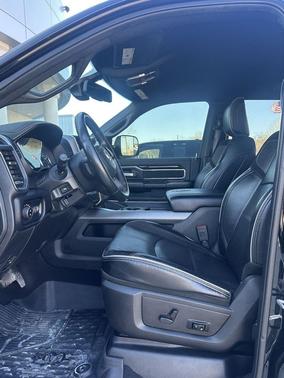 2022 RAM 2500 Laramie Crew Cab 4x4 6'4' Box