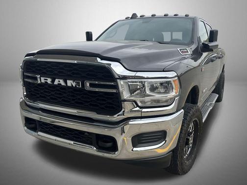 2022 RAM 2500 Tradesman Crew Cab 4x4 6'4' Box