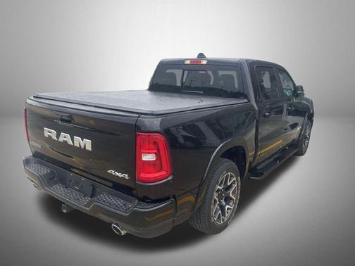 Diamond Black Crystal Pearlcoat 2025 RAM 1500 Laramie
