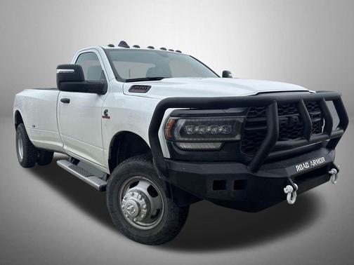 2023 RAM 3500 Tradesman Regular Cab 4x4 8' Box