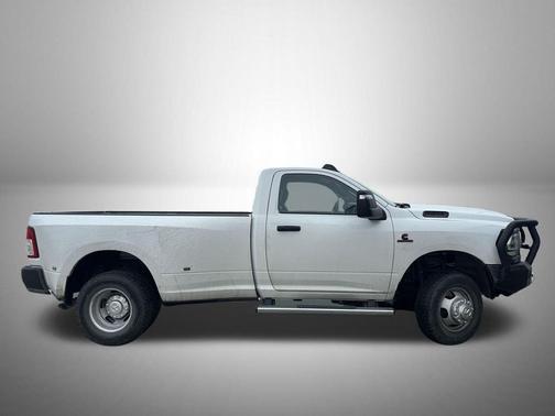 2023 RAM 3500 Tradesman Regular Cab 4x4 8' Box