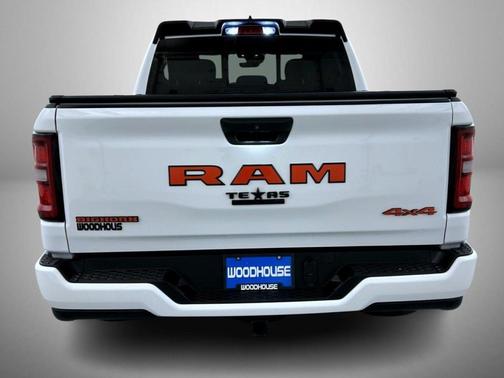 Bright White Clearcoat 2025 RAM 1500 Big Horn/Lone Star