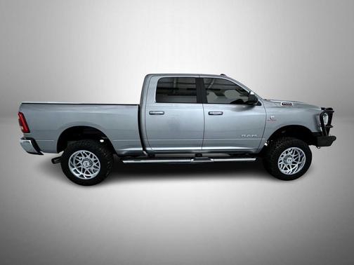 Billet Silver Metallic Clearcoat 2022 RAM 2500 Big Horn Crew Cab 4x4 6'4' Box