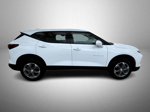 Summit White 2025 Chevrolet Blazer 2LT