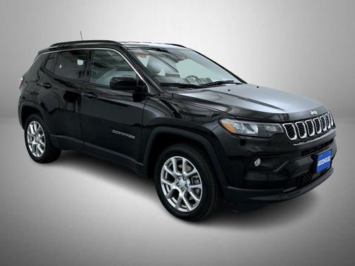 2024 Jeep Compass Latitude Lux