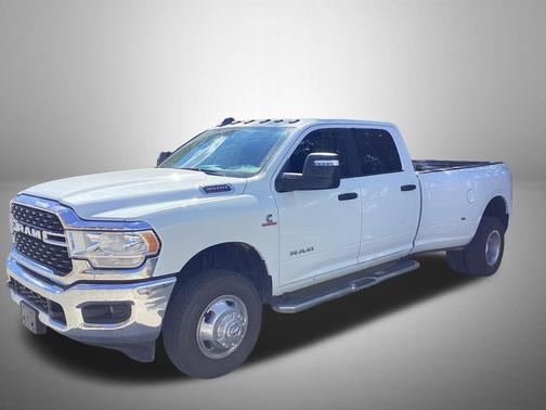 2024 RAM 3500 Big Horn Crew Cab 4x4 8' Box