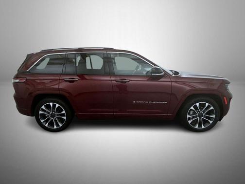 2022 Jeep Grand Cherokee Overland