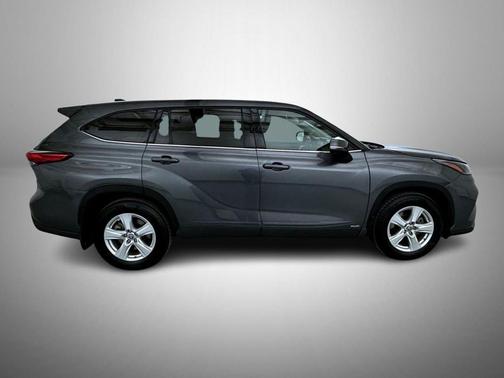 2022 Toyota Highlander Hybrid LE