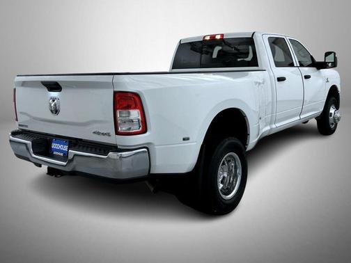 2024 RAM 3500 Tradesman Crew Cab 4x4 8' Box