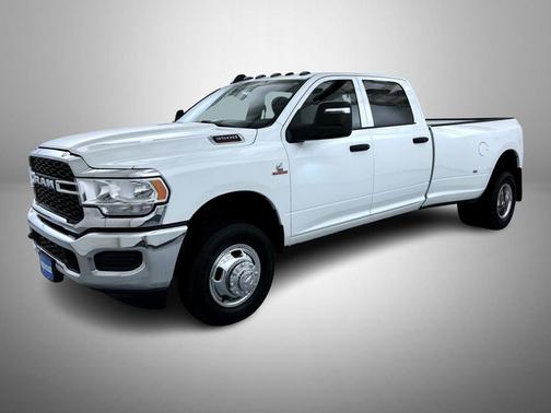 2024 RAM 3500 Tradesman Crew Cab 4x4 8' Box