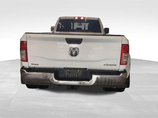 2024 RAM 3500 Tradesman Crew Cab 4x4 8' Box