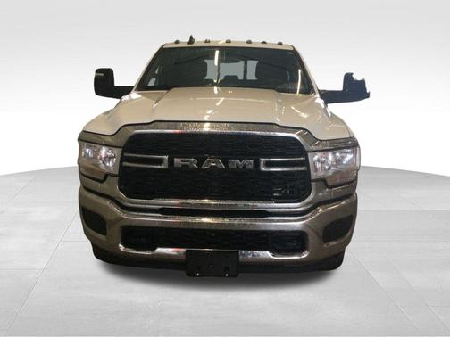 2024 RAM 3500 Tradesman Crew Cab 4x4 8' Box