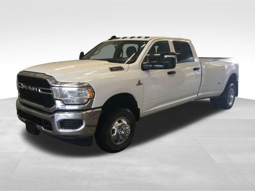 2024 RAM 3500 Tradesman Crew Cab 4x4 8' Box