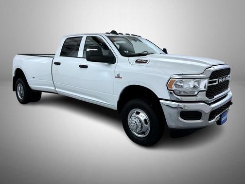 2024 RAM 3500 Tradesman Crew Cab 4x4 8' Box