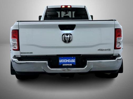 2024 RAM 3500 Tradesman Crew Cab 4x4 8' Box