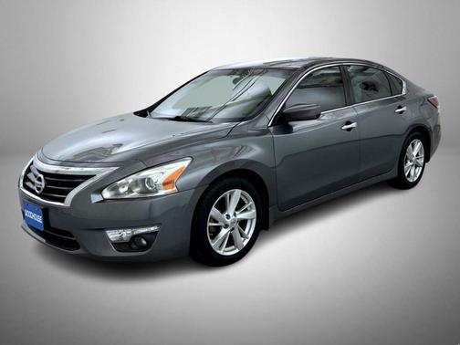 Gun Metallic 2015 Nissan Altima 2.5 SV