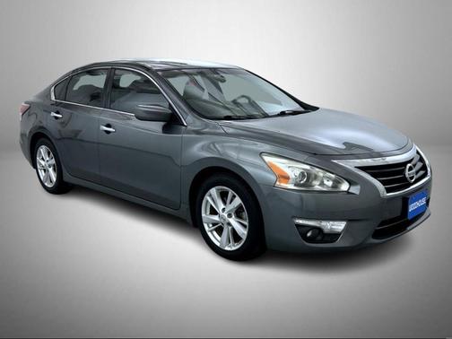 Gun Metallic 2015 Nissan Altima 2.5 SV