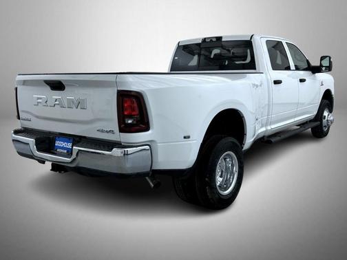 2026 RAM 3500 Tradesman Crew Cab 4x4 8' Box