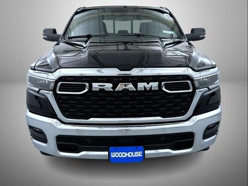 Diamond Black Crystal Pearlcoat 2026 RAM 1500 Big Horn/Lone Star