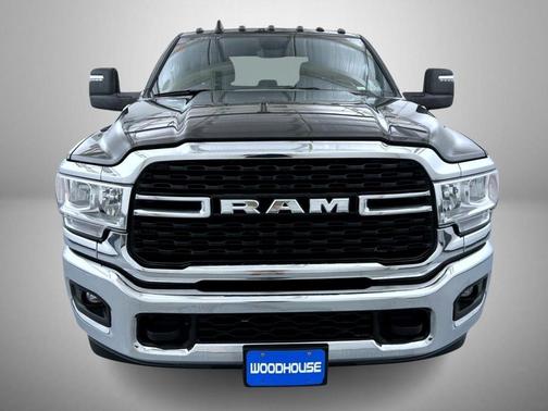 2024 RAM 3500 Big Horn Crew Cab 4x4 8' Box