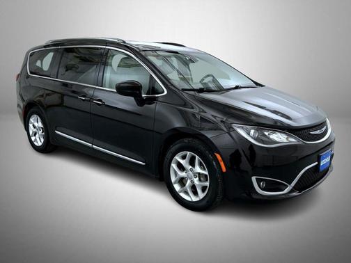 2018 Chrysler Pacifica Touring-L Plus