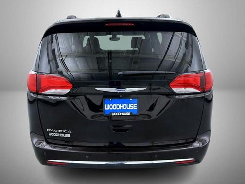 2018 Chrysler Pacifica Touring-L Plus