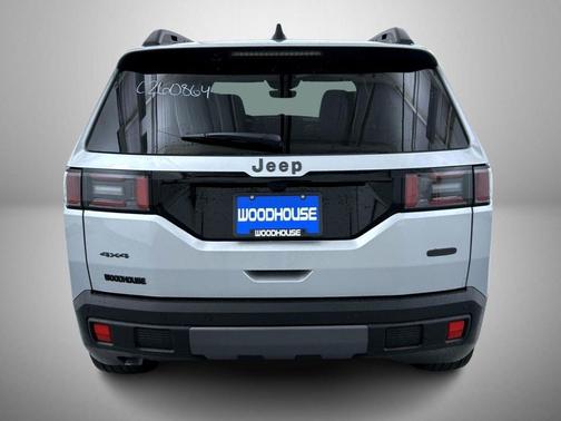 silver zynith clearcoat 2026 Jeep Cherokee Overland