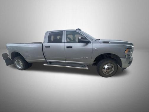 2020 RAM 3500 Tradesman Crew Cab 4x4 8' Box