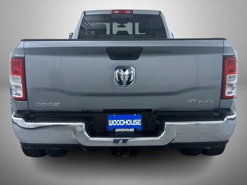 2020 RAM 3500 Tradesman Crew Cab 4x4 8' Box