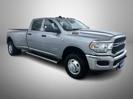 2020 RAM 3500 Tradesman Crew Cab 4x4 8' Box