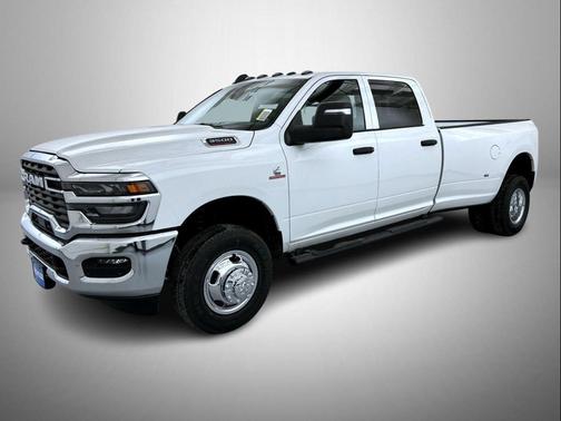 2026 RAM 3500 Tradesman Crew Cab 4x4 8' Box