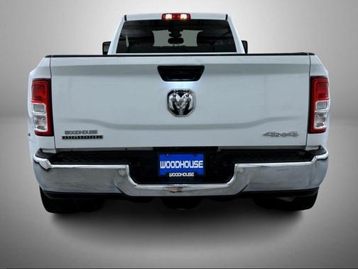2024 RAM 3500 Big Horn Crew Cab 4x4 8' Box