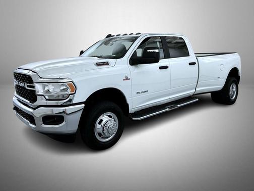 2024 RAM 3500 Big Horn Crew Cab 4x4 8' Box