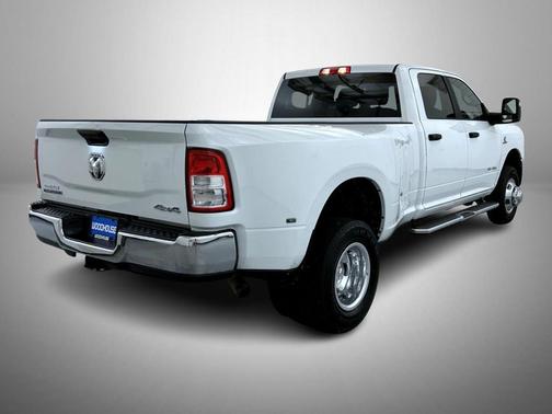 2024 RAM 3500 Big Horn Crew Cab 4x4 8' Box