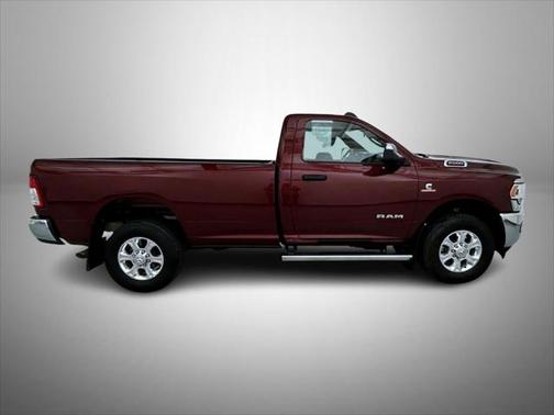 2022 RAM 2500 Big Horn Regular Cab 4x4 8' Box