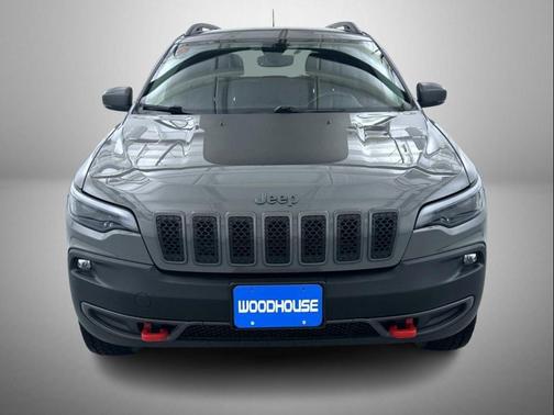 Sting-Gray Clearcoat 2019 Jeep Cherokee Trailhawk