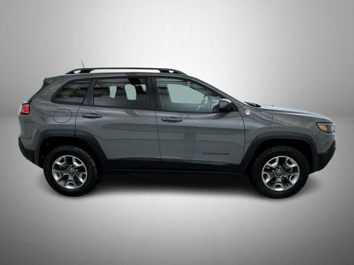 Sting-Gray Clearcoat 2019 Jeep Cherokee Trailhawk