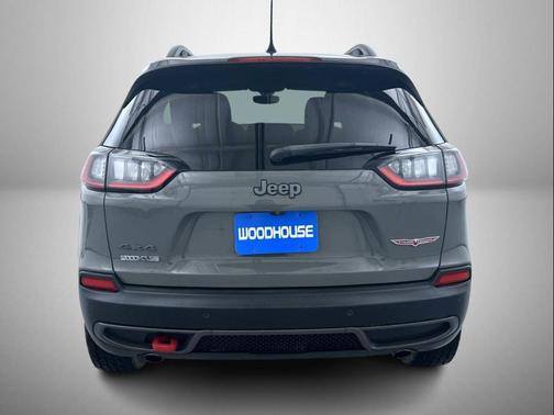 Sting-Gray Clearcoat 2019 Jeep Cherokee Trailhawk