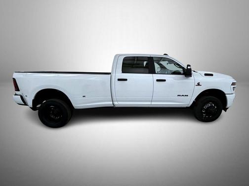 2025 RAM 3500 Big Horn Crew Cab 4x4 8' Box
