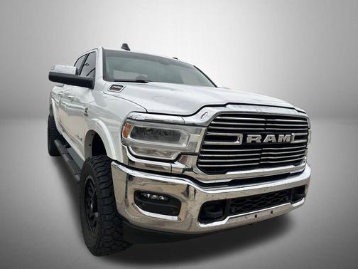 2022 RAM 2500 Laramie Crew Cab 4x4 6'4' Box