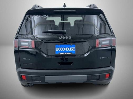 Diamond Black Crystal Pearlcoat 2026 Jeep Cherokee Limited
