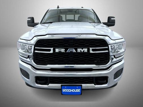 2023 RAM 2500 Tradesman Crew Cab 4x4 8' Box