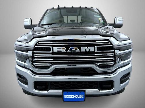 2026 RAM 3500 Laramie Crew Cab 4x4 8' Box